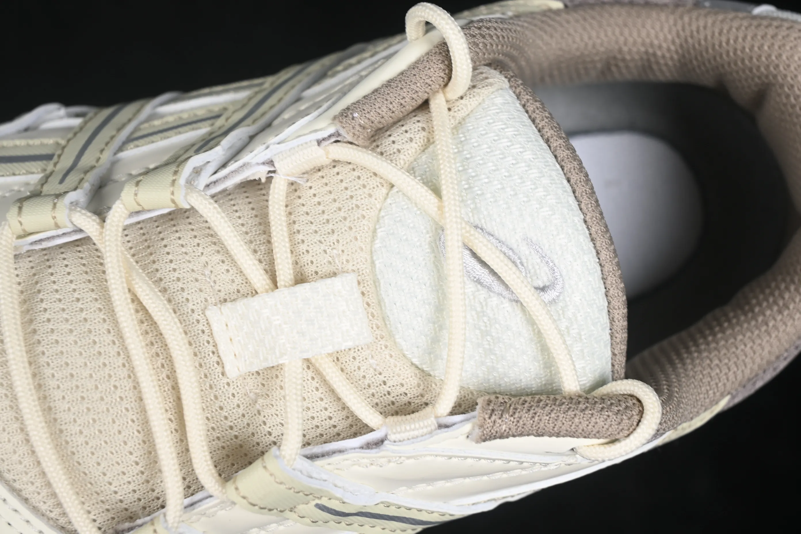 All categories Asics Asics series Asics Hypersync Asics Hypersync fashion retro breathable lightweight thin-soled moral training shoes 1203A879-250